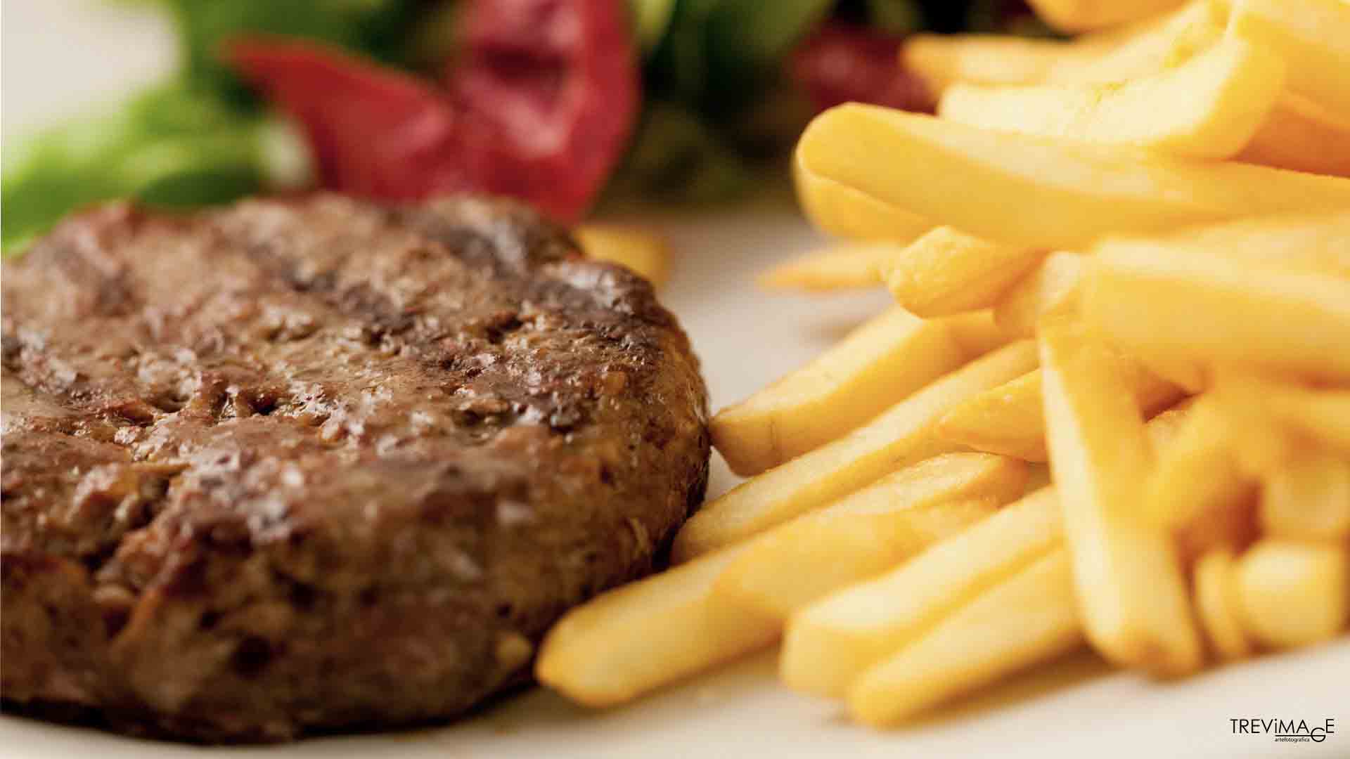 Hamburger con patatine